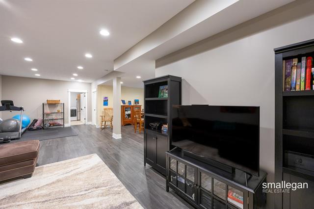 Builiding view forty eight for 2114 Tenway, Grand Rapids, MI. 49506