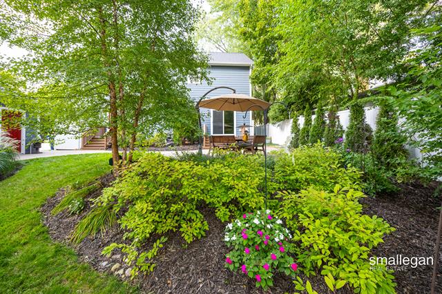 Builiding view seventy one for 2114 Tenway, Grand Rapids, MI. 49506