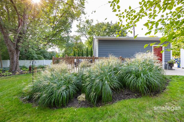 Builiding view sixty eight for 2114 Tenway, Grand Rapids, MI. 49506