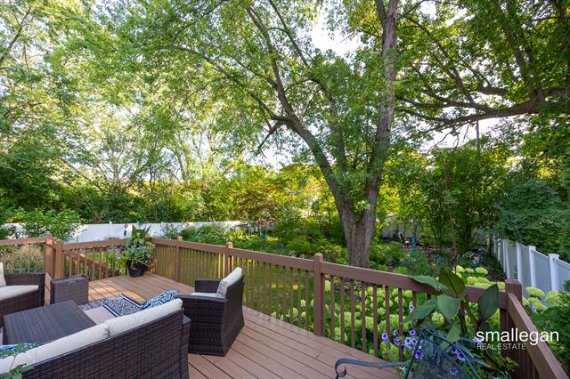 Builiding view sixty six for 2114 Tenway, Grand Rapids, MI. 49506