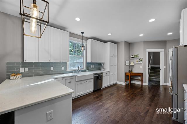 Builiding view twelve for 2114 Tenway, Grand Rapids, MI. 49506