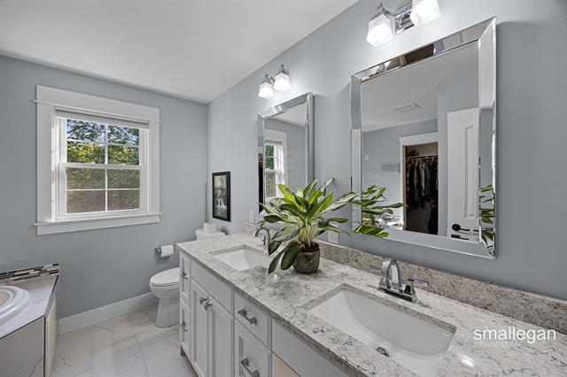 Builiding view twenty eight for 2114 Tenway, Grand Rapids, MI. 49506