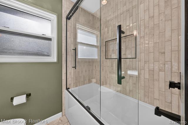 Builiding view eight for 1124 E Windemere, Royal Oak, MI. 48073