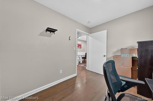 Builiding view fifteen for 1124 E Windemere, Royal Oak, MI. 48073