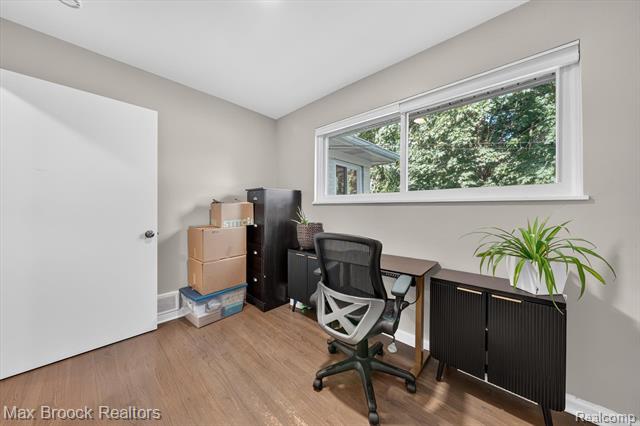 Builiding view fourteen for 1124 E Windemere, Royal Oak, MI. 48073