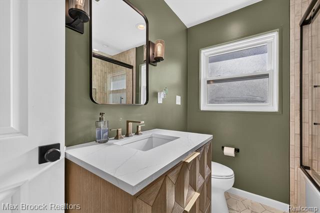 Builiding view nine for 1124 E Windemere, Royal Oak, MI. 48073