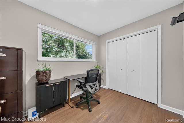 Builiding view thirteen for 1124 E Windemere, Royal Oak, MI. 48073