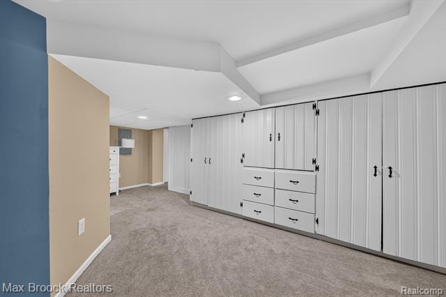 Builiding view thirty for 1124 E Windemere, Royal Oak, MI. 48073