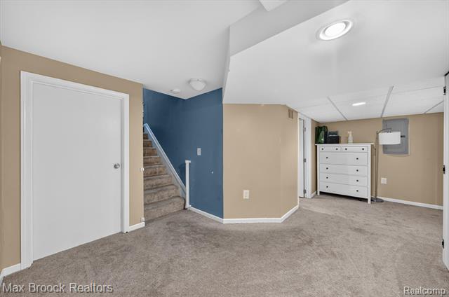 Builiding view twenty nine for 1124 E Windemere, Royal Oak, MI. 48073