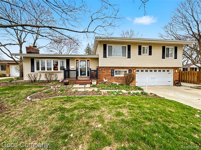 front view for 3010 Starr Rd, Royal Oak, Mi. 48073