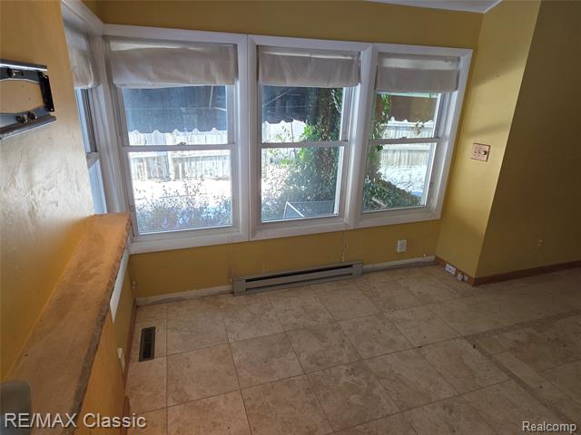 Builiding view eighteen for 618 Mount Vernon, Royal Oak, MI. 48073