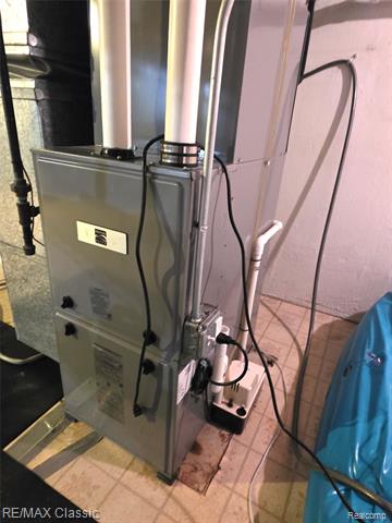 Builiding view fifty one for 618 Mount Vernon, Royal Oak, MI. 48073