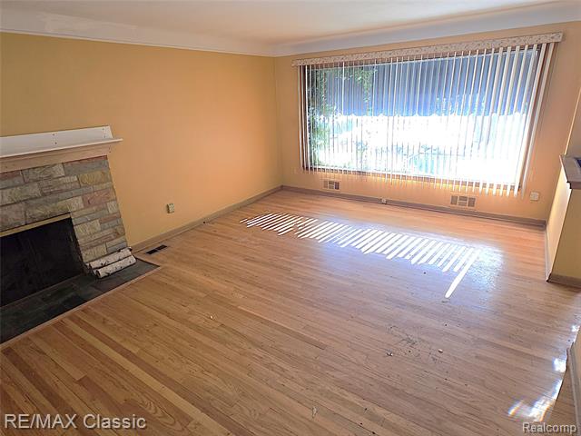 Builiding view five for 618 Mount Vernon, Royal Oak, MI. 48073