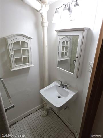 Builiding view forty six for 618 Mount Vernon, Royal Oak, MI. 48073