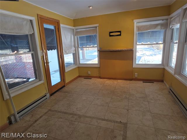 Builiding view seventeen for 618 Mount Vernon, Royal Oak, MI. 48073