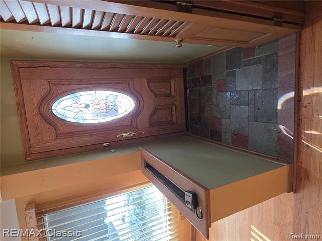 Builiding view six for 618 Mount Vernon, Royal Oak, MI. 48073