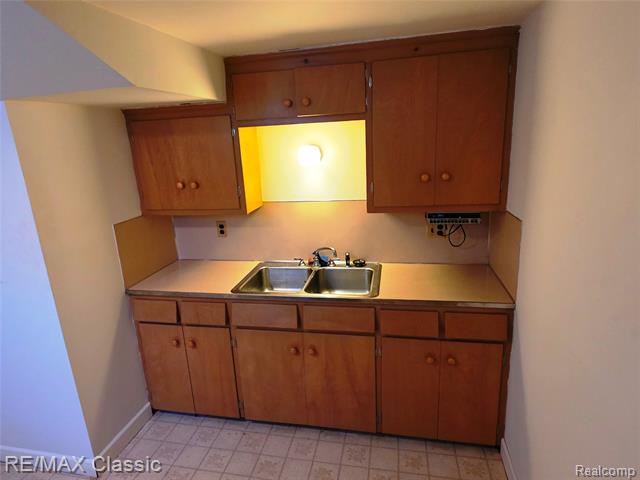 Builiding view thirty five for 618 Mount Vernon, Royal Oak, MI. 48073