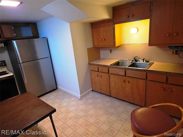 Builiding view thirty three for 618 Mount Vernon, Royal Oak, MI. 48073