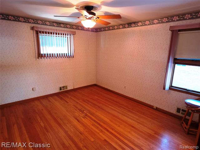 Builiding view twenty one for 618 Mount Vernon, Royal Oak, MI. 48073