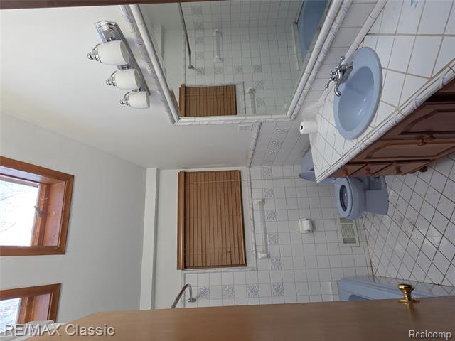 Builiding view twenty seven for 618 Mount Vernon, Royal Oak, MI. 48073