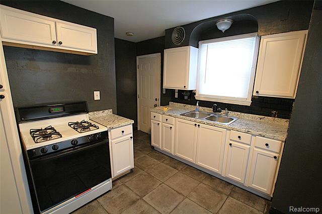 Builiding view five for 2713 Brownell Blvd, Flint, MI. 48504