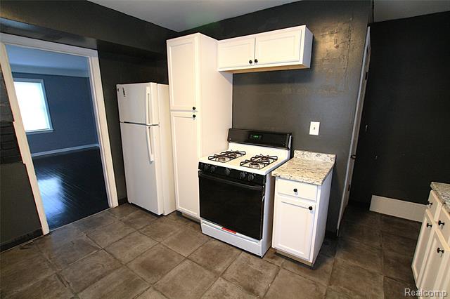 Builiding view four for 2713 Brownell Blvd, Flint, MI. 48504