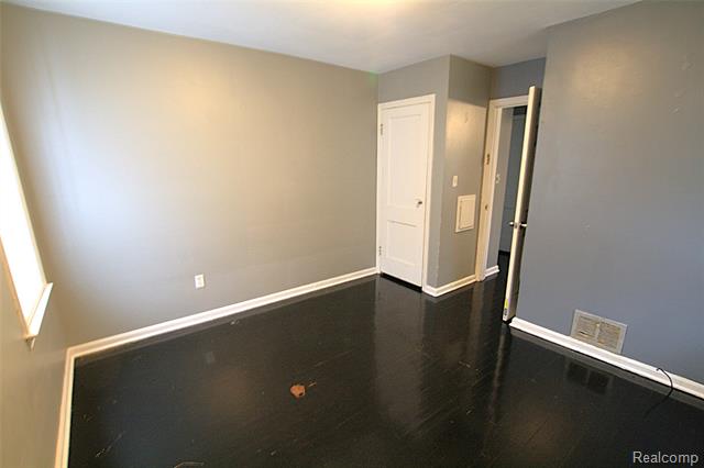 Builiding view nine for 2713 Brownell Blvd, Flint, MI. 48504