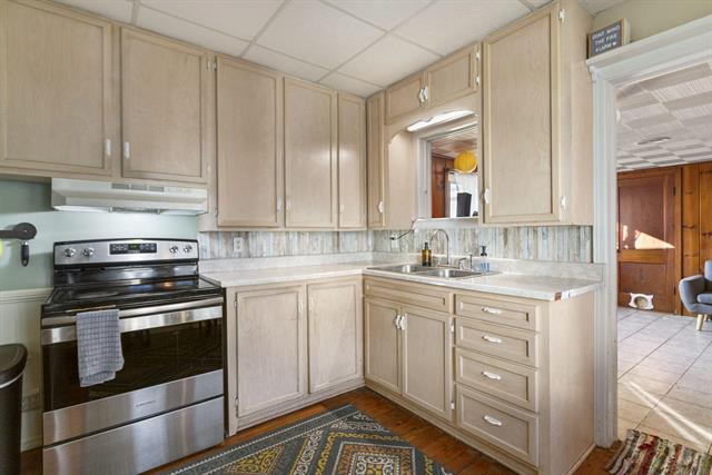 Builiding view nineteen for 133 Garfield, Zeeland, MI. 49464