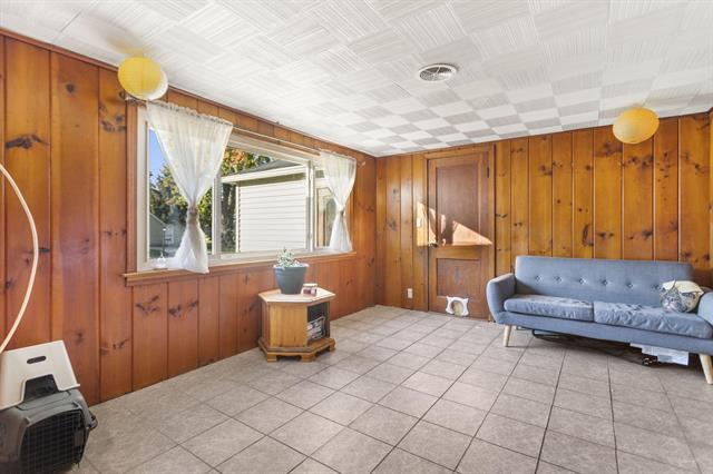 Builiding view twenty one for 133 Garfield, Zeeland, MI. 49464