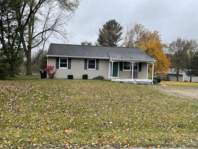 front view for 164 Somerset Drive, Brooklyn, Mi. 49230