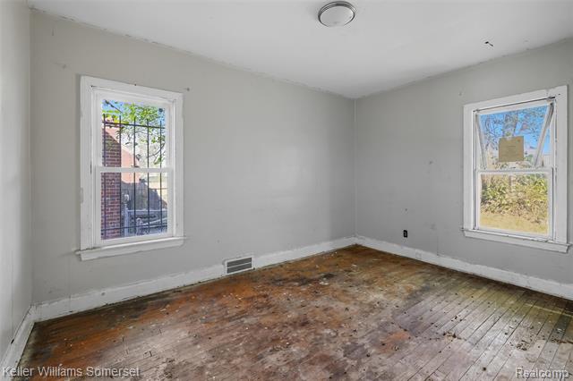 Builiding view fifteen for 18646 Ilene, Detroit, MI. 48221