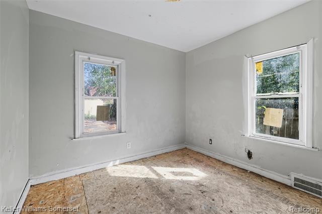 Builiding view fourteen for 18646 Ilene, Detroit, MI. 48221