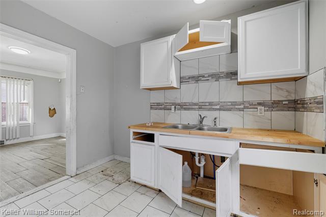 Builiding view ten for 18646 Ilene, Detroit, MI. 48221