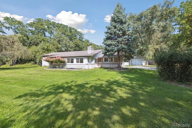 Builiding view forty four for 1590 Rolston Road, Linden, MI. 48451