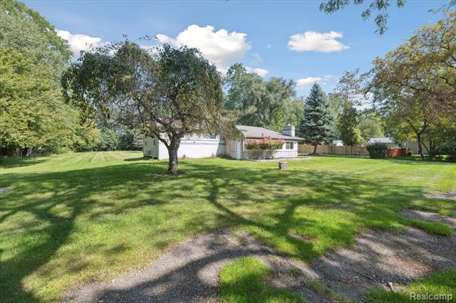 Builiding view forty one for 1590 Rolston Road, Linden, MI. 48451