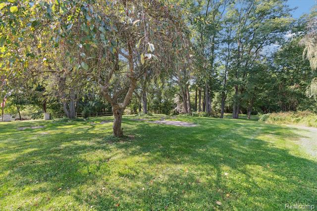 Builiding view forty for 1590 Rolston Road, Linden, MI. 48451