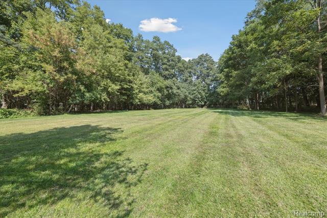 Builiding view thirty eight for 1590 Rolston Road, Linden, MI. 48451