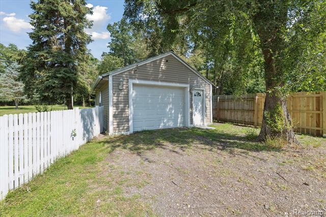 Builiding view thirty six for 1590 Rolston Road, Linden, MI. 48451