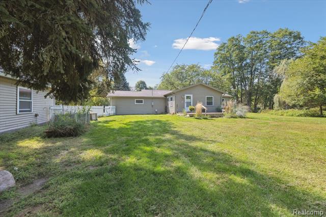 Builiding view thirty three for 1590 Rolston Road, Linden, MI. 48451