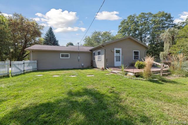 Builiding view thirty for 1590 Rolston Road, Linden, MI. 48451