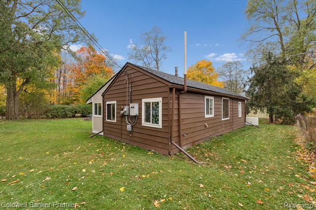 Builiding view thirty four for 2988 Farmers Creek, Metamora, MI. 48455