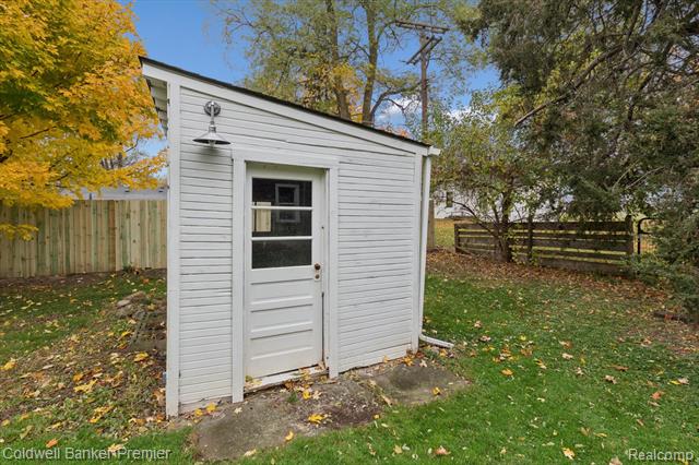 Builiding view thirty one for 2988 Farmers Creek, Metamora, MI. 48455