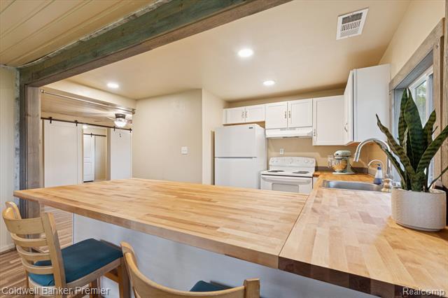 Builiding view three for 2988 Farmers Creek, Metamora, MI. 48455