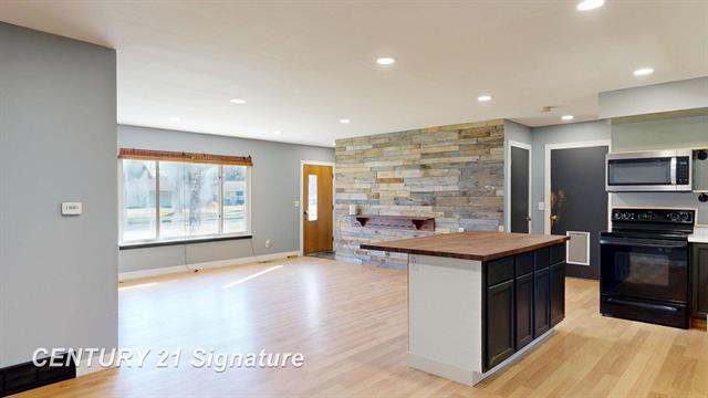 Builiding view thirteen for 3201 Gehring Drive, Flint, MI. 48506