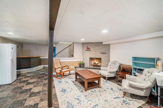 Builiding view eighteen for 7545 Porter Road, Grand Blanc, MI. 48439