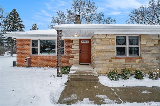 Builiding view four for 7545 Porter Road, Grand Blanc, MI. 48439