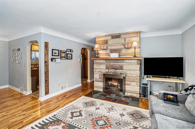 Builiding view seven for 7545 Porter Road, Grand Blanc, MI. 48439