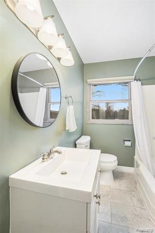 Builiding view seventeen for 7545 Porter Road, Grand Blanc, MI. 48439