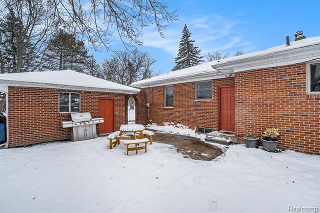 Builiding view twenty five for 7545 Porter Road, Grand Blanc, MI. 48439