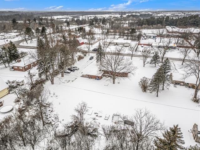 Builiding view twenty nine for 7545 Porter Road, Grand Blanc, MI. 48439